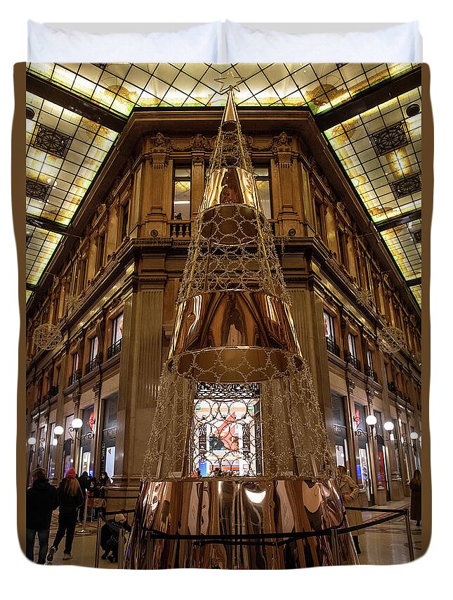 Colonna Duvet Cover featuring the photograph Christmas tree in the Sordi Gallery in Rome. by Eleni Kouri