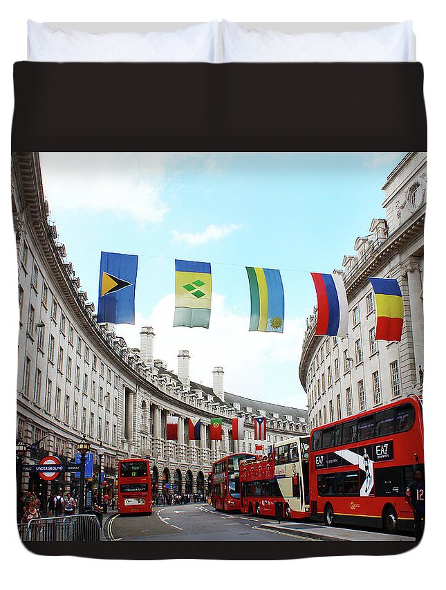 Uk Duvet Cover featuring the photograph Cityscape of London by Kaoru Shimada