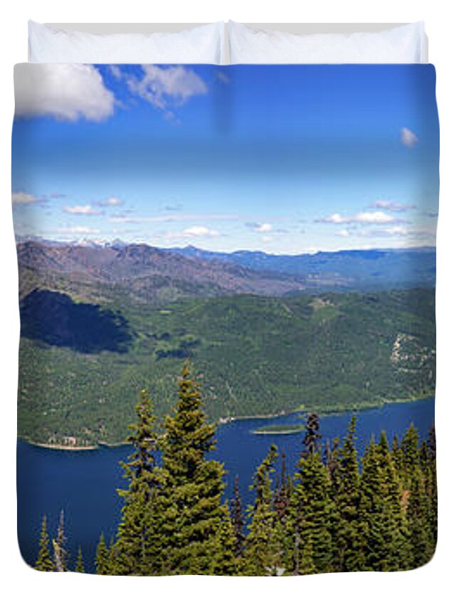 Alpine Lake Duvet Cover featuring the photograph Cle Elum Lake 2 by Pelo Blanco Photo