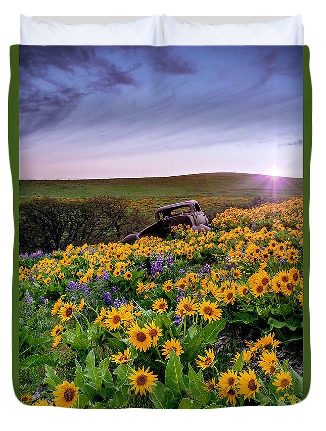 Columbia Hills Sunrise Duvet Cover featuring the photograph Columbia Hills Sunrise by Wes and Dotty Weber