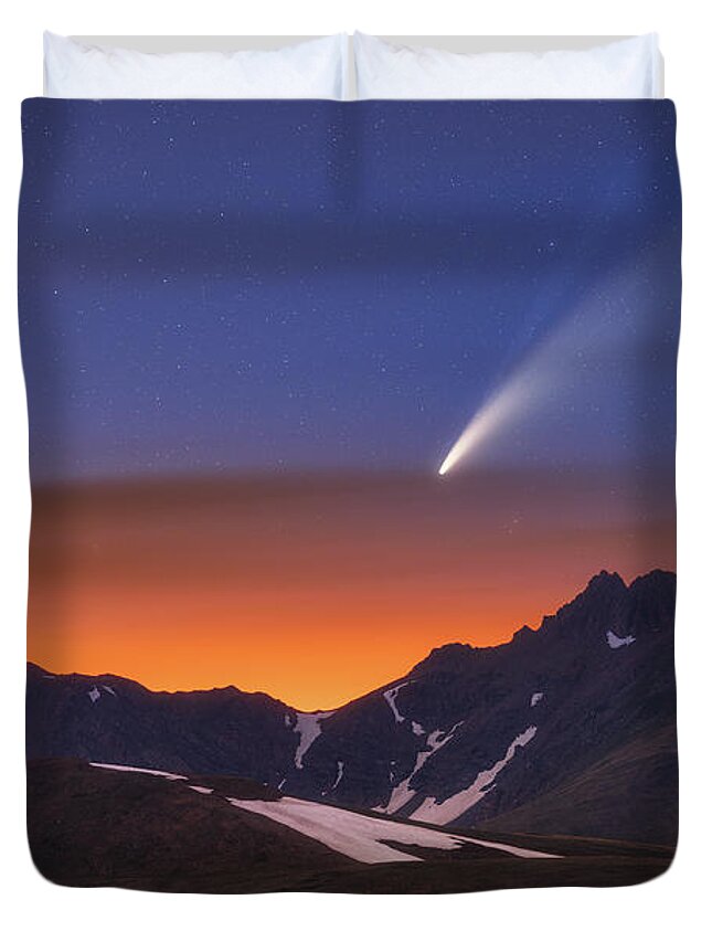 Comet Neowise Duvet Cover featuring the photograph Comet Neowise Over The Citadel by Darren White