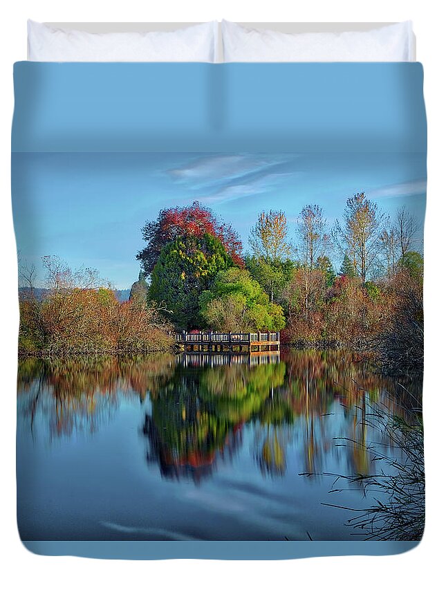 Long Exposure Duvet Cover featuring the photograph Commonwealth Park by Loyd Towe Photography