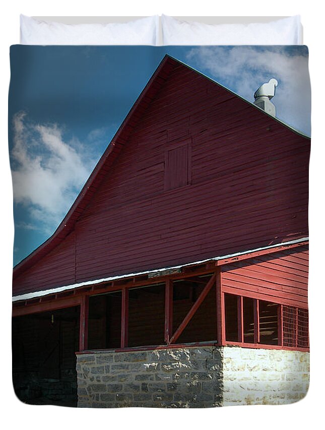 Connemara Farms Goat Dairy Duvet Cover featuring the photograph Country Barn in North Carolina by Dale Powell