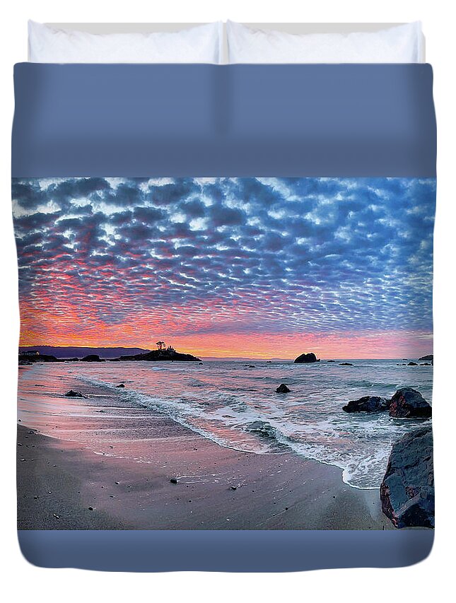 Crescent City Beach Sunrise Duvet Cover featuring the photograph Crescent City beach sunrise by Lynn Hopwood