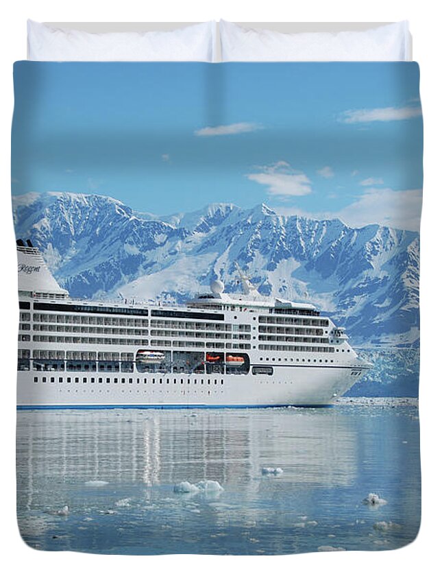 Cruise Ship Duvet Cover featuring the photograph Cruisin' at Hubbard Glacier by Camilla Brattemark