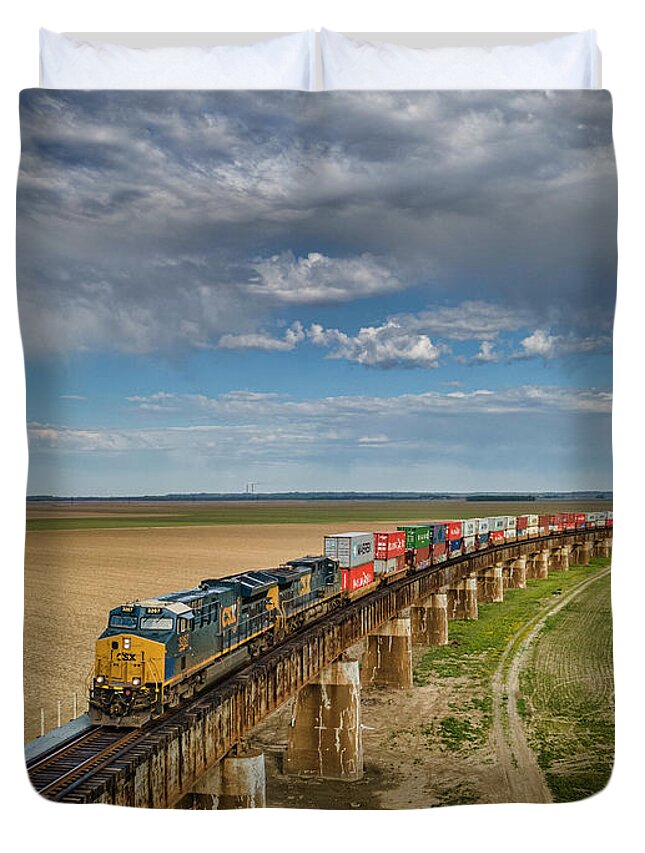 Railroad Duvet Cover featuring the photograph CSX Q025 Southbound up the viaduct at Rahm Indiana by Jim Pearson