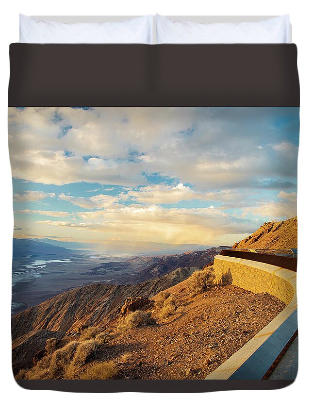Nature Duvet Cover featuring the photograph Dante's Viewing Area by Mike Lee