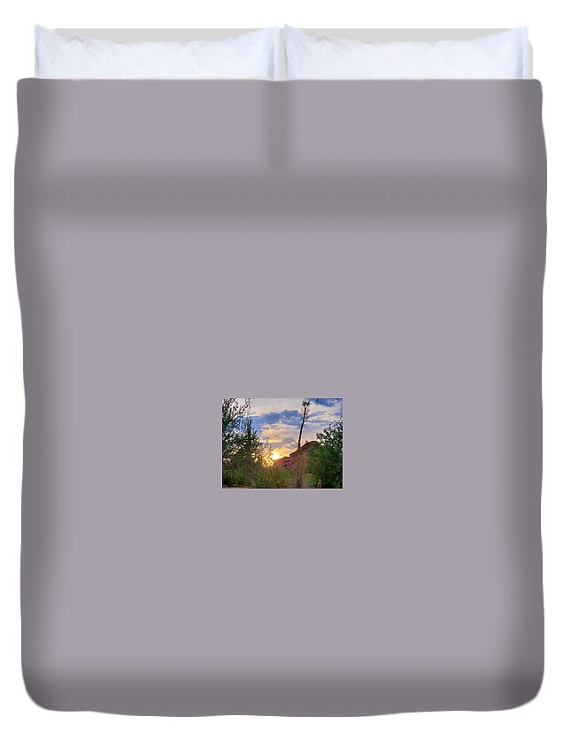 Orcinusfotograffy Duvet Cover featuring the photograph Dbg 1 by Kimo Fernandez