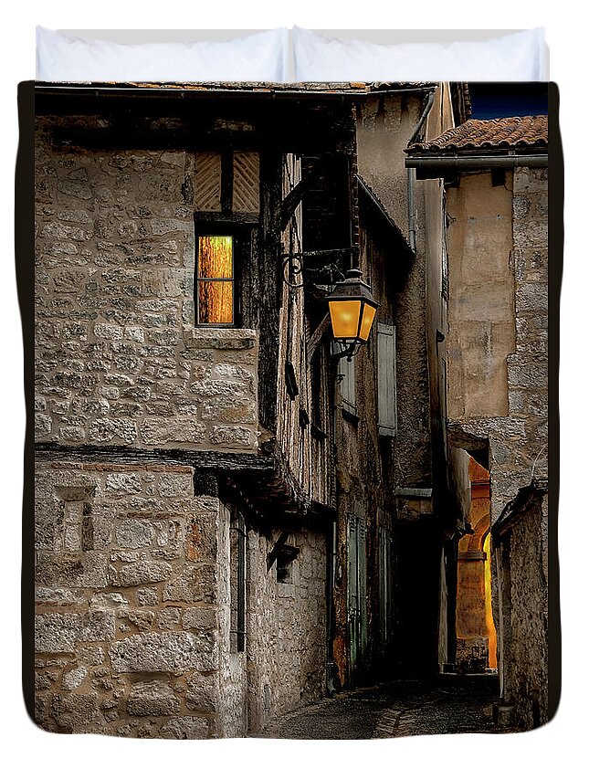 Photo Duvet Cover featuring the photograph Down the Alley by Anthony M Davis