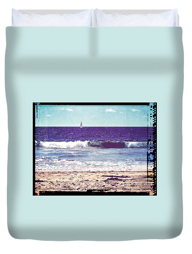 Hermosa Beach Duvet Cover featuring the digital art Drifting On A Memory by Phil Perkins