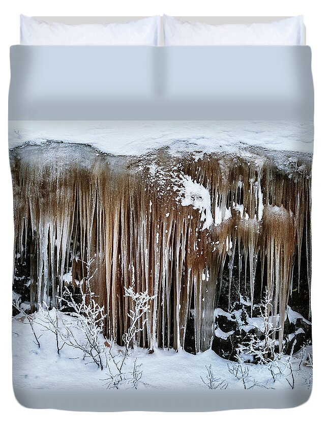 Drip Ice Duvet Cover featuring the photograph Drip Ice by Pekka Sammallahti