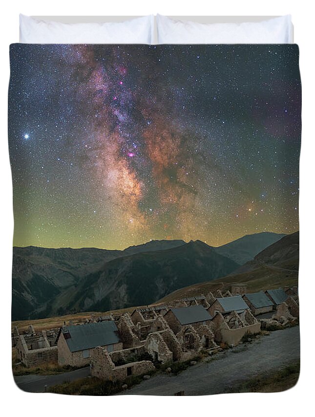 Milky Way Duvet Cover featuring the photograph Encounter with the Past by Ralf Rohner
