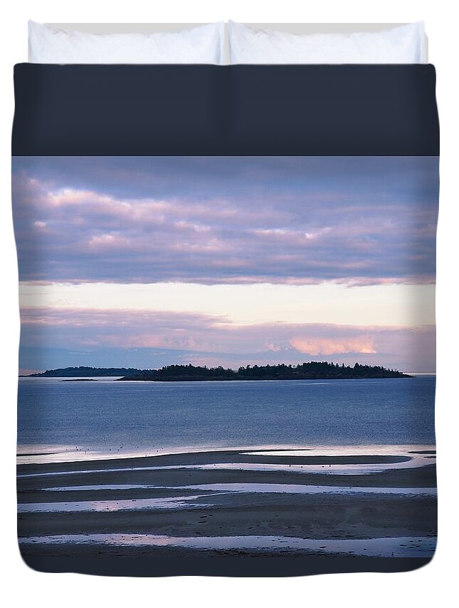 Landscape Duvet Cover featuring the photograph Evening Glow Low Tide by Allan Van Gasbeck
