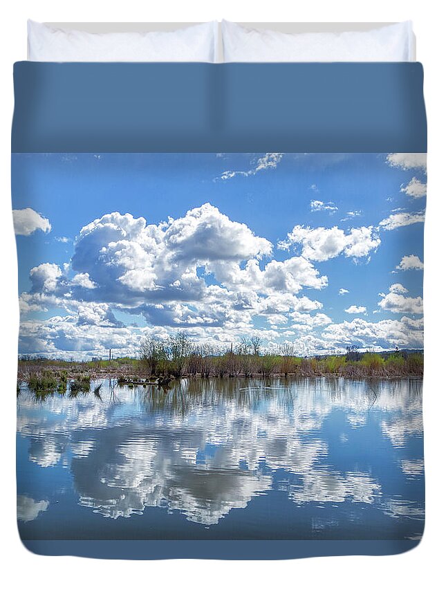 Tree Duvet Cover featuring the photograph Fern Hill Pond by Loyd Towe Photography
