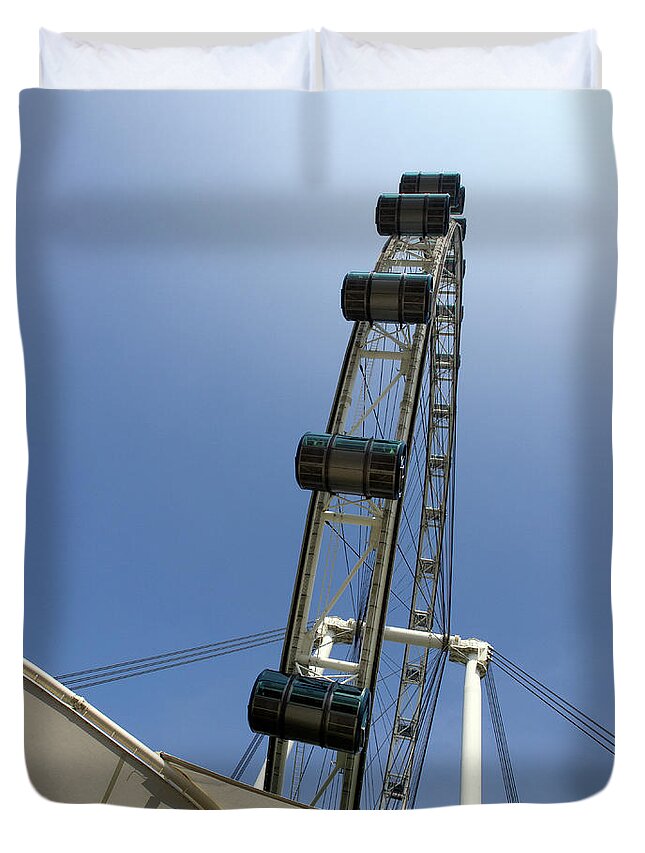 Asia Duvet Cover featuring the photograph Ferris Wheel To The Sky by David Desautel