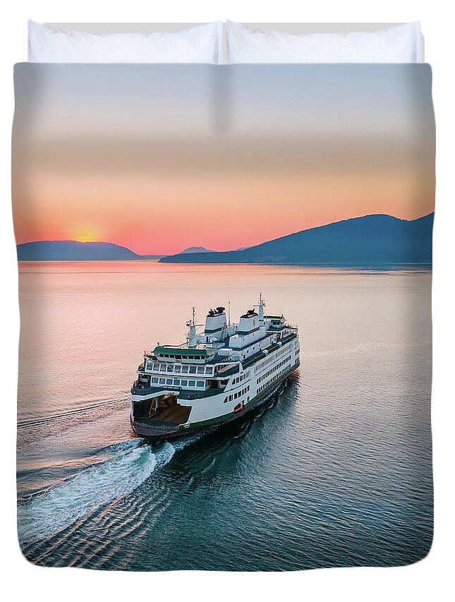Sunset Duvet Cover featuring the photograph Ferry Sunset by Michael Rauwolf