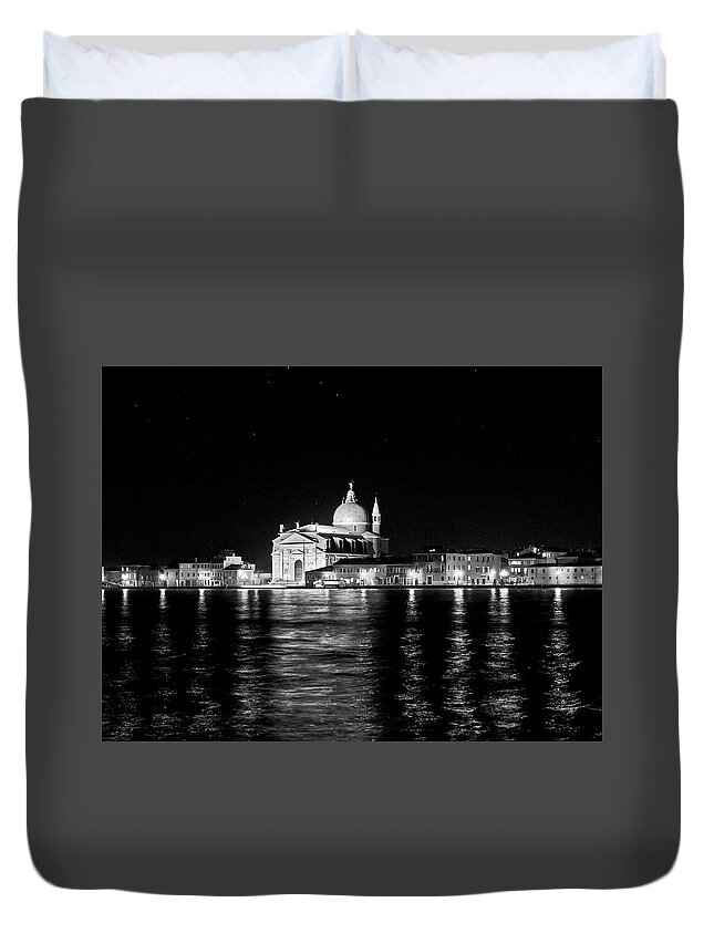 Black-and-white Photography Duvet Cover featuring the photograph Floating city by Eyes Of CC
