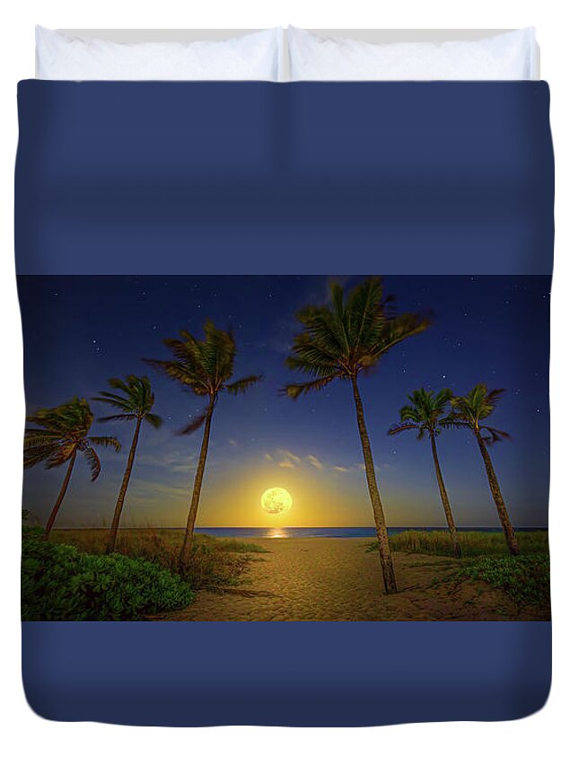 Moon Duvet Cover featuring the photograph Florida's Gold Coast by Mark Andrew Thomas
