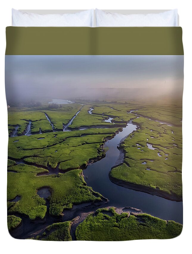 Drone Duvet Cover featuring the photograph Fogy Way by William Bretton