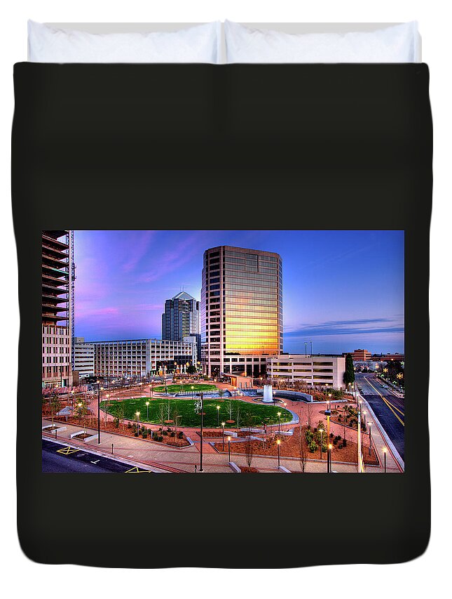 North Carolina Duvet Cover featuring the photograph Fountain in the Park by Dan Carmichael