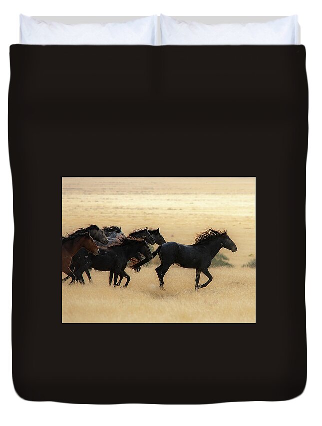 Onaqui Duvet Cover featuring the photograph Freedom Run by Dirk Johnson