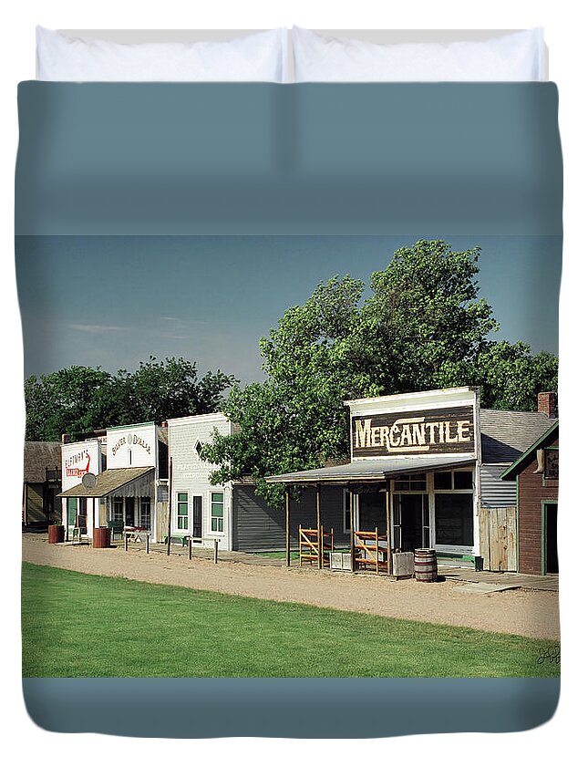 Places Duvet Cover featuring the photograph Front Street by Jeff White