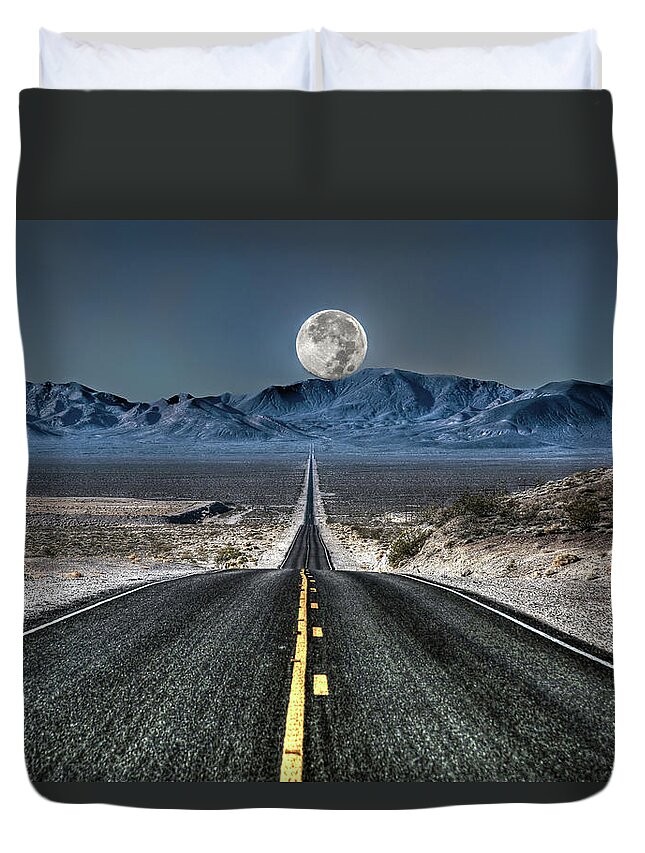 Road To Nowhere Duvet Cover featuring the photograph Full Moon Over Death Valley by Donna Kennedy