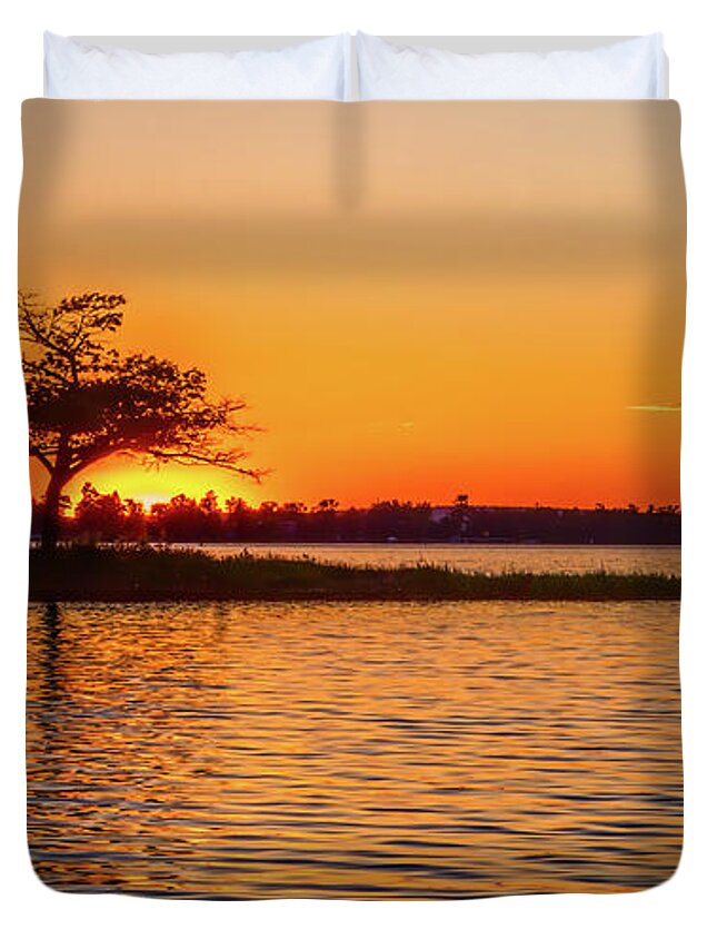 Golden Sunset Duvet Cover featuring the photograph Golden Sunset by Joe Holley