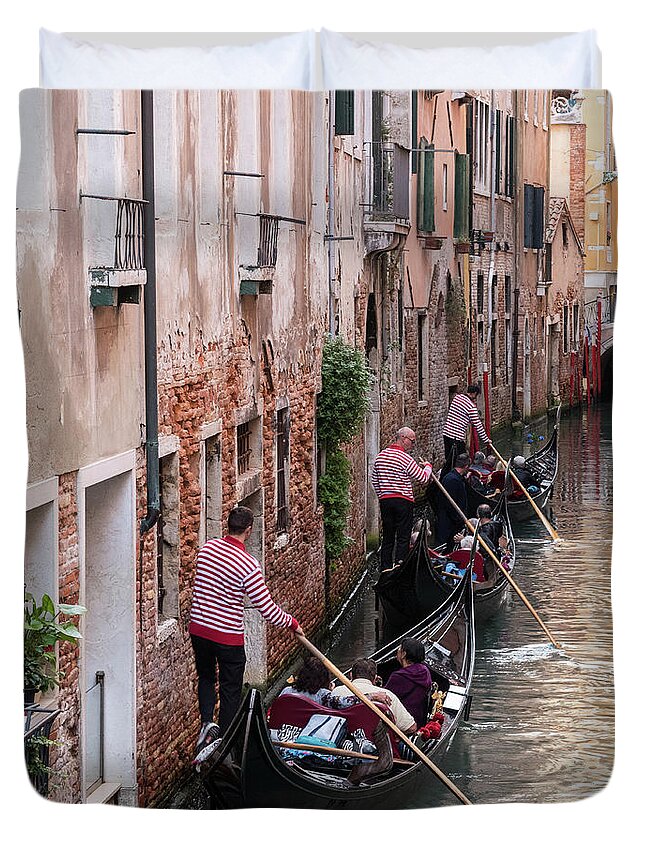 Italy Duvet Cover featuring the photograph Gondoliers, Venice,Italy by Sarah Howard
