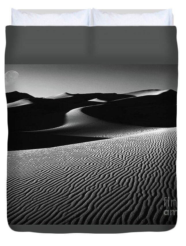 Great Sand Dunes Duvet Cover featuring the photograph Great Sand Dunes by Timothy Johnson