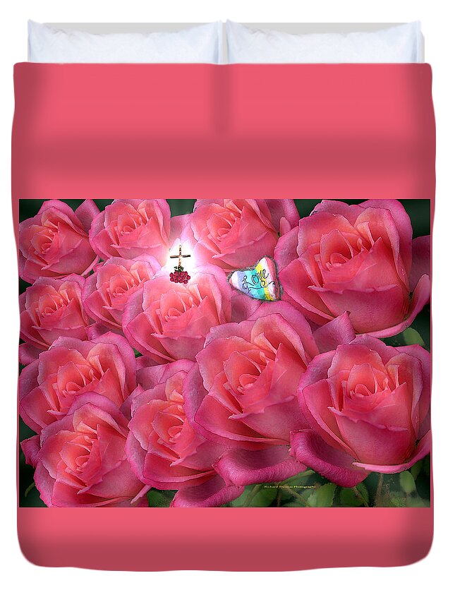 Love Duvet Cover featuring the photograph Greatest Love by Richard Thomas