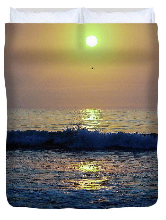 Hampton Beach Sun Reflection Duvet Cover featuring the photograph Hampton Beach Sunshine by Eunice Miller