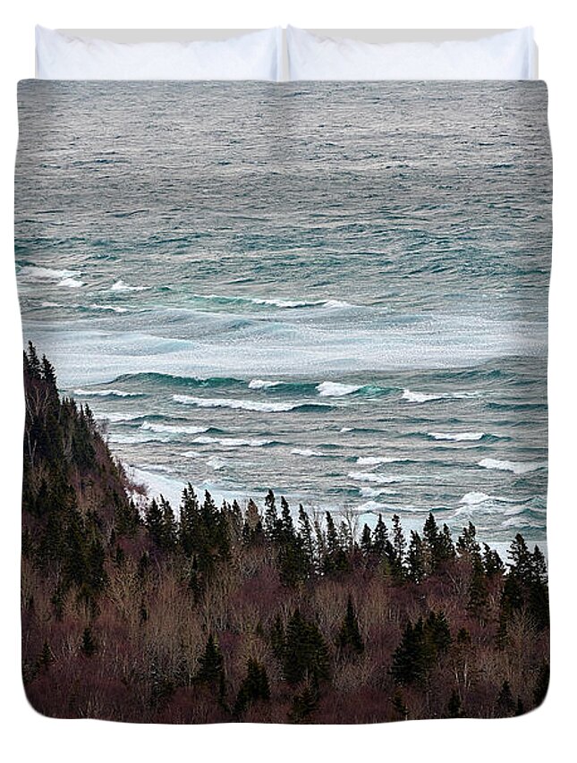 Weather Duvet Cover featuring the photograph Hawks Ridge by Doug Gibbons