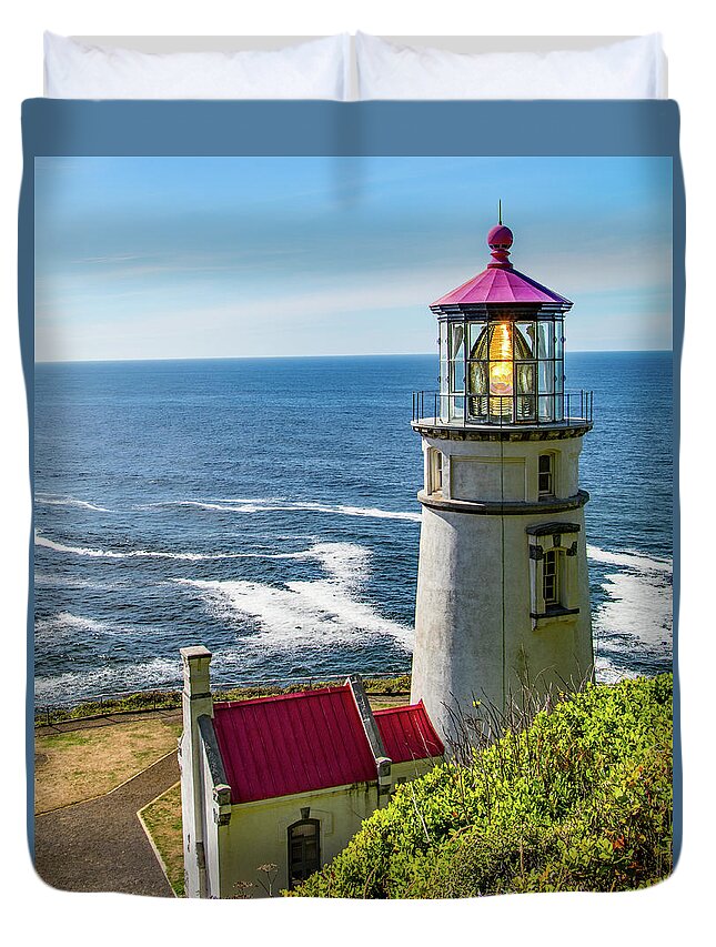 2018 Duvet Cover featuring the photograph Heceta Head Lighthouse, OR by Gerri Bigler