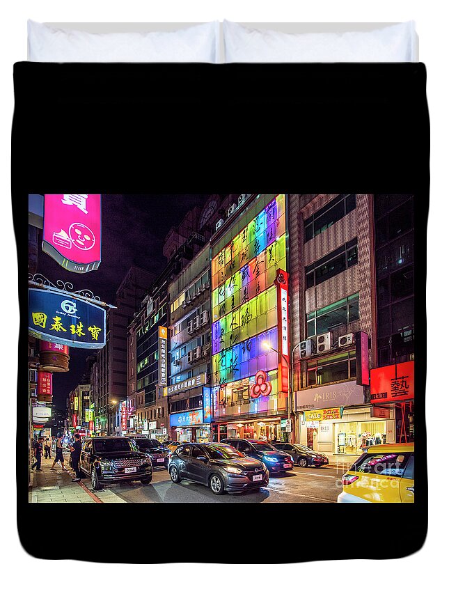 Hengyang Duvet Cover featuring the photograph Hengyang Road by Rob Sellers
