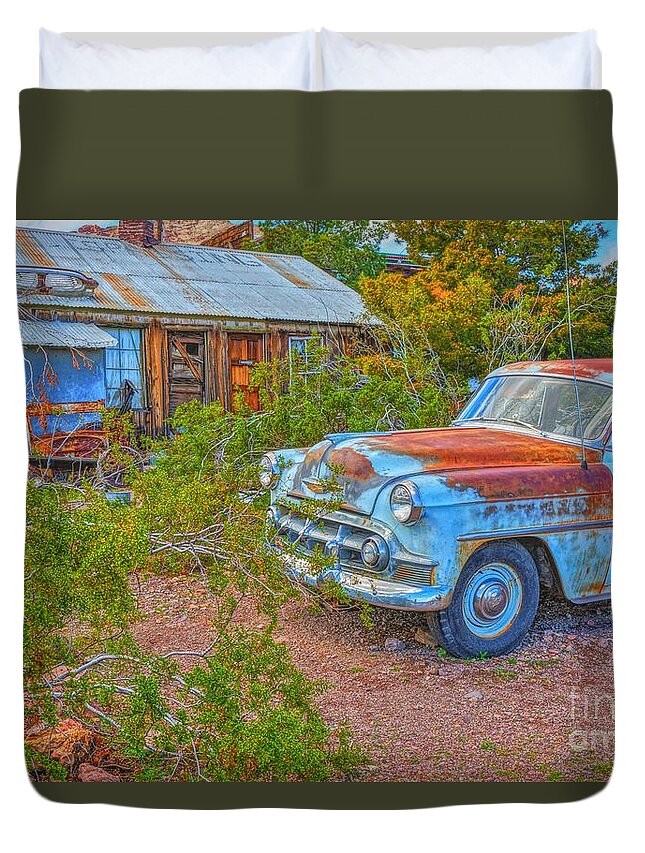  Duvet Cover featuring the photograph Hiding Out by Rodney Lee Williams