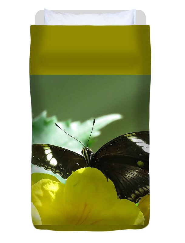 Butterfly Duvet Cover featuring the photograph Holding On by World Reflections By Sharon