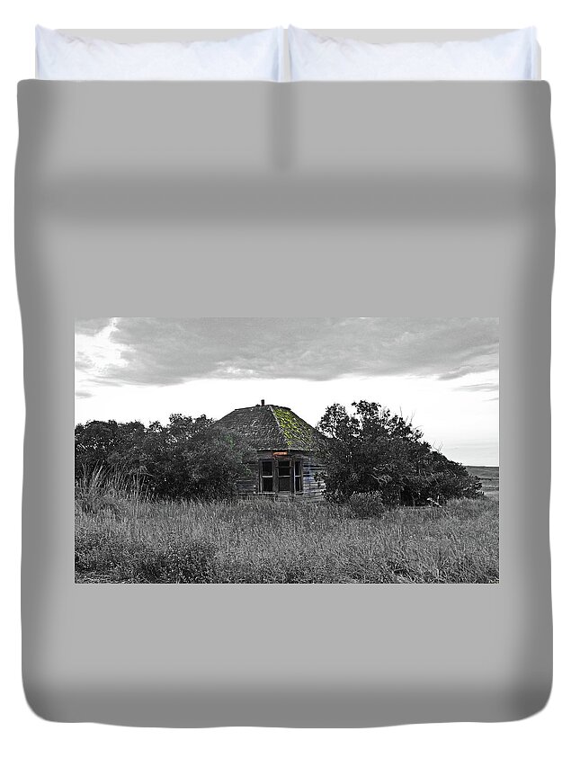  Duvet Cover featuring the digital art House In Hardman, Ghost Town 3 by Fred Loring