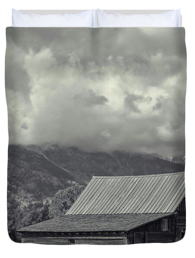 Moulton Barn Duvet Cover featuring the photograph Iconic Moulton Barn Wyoming by Cathy Anderson