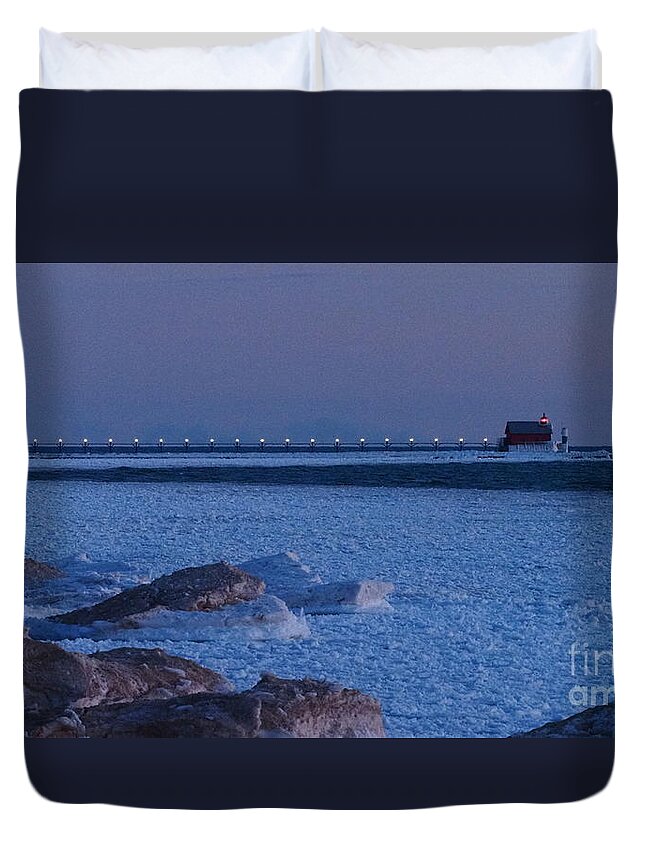 Grand Haven South Pierhead Outer Lighthouse Duvet Cover featuring the photograph Icy Lights of the Grand Haven South Pierhead Outer Lighthouse by Tony Lee