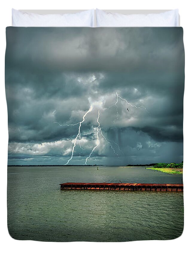 Landscapes Duvet Cover featuring the photograph Incoming by DB Hayes