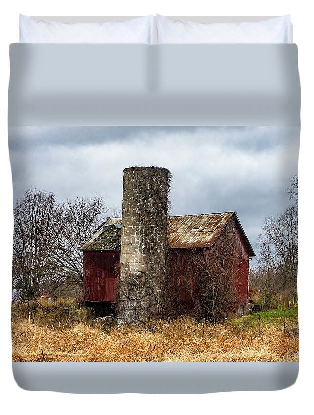 Landscape Duvet Cover featuring the photograph Indiana Barn #14 by Scott Smith