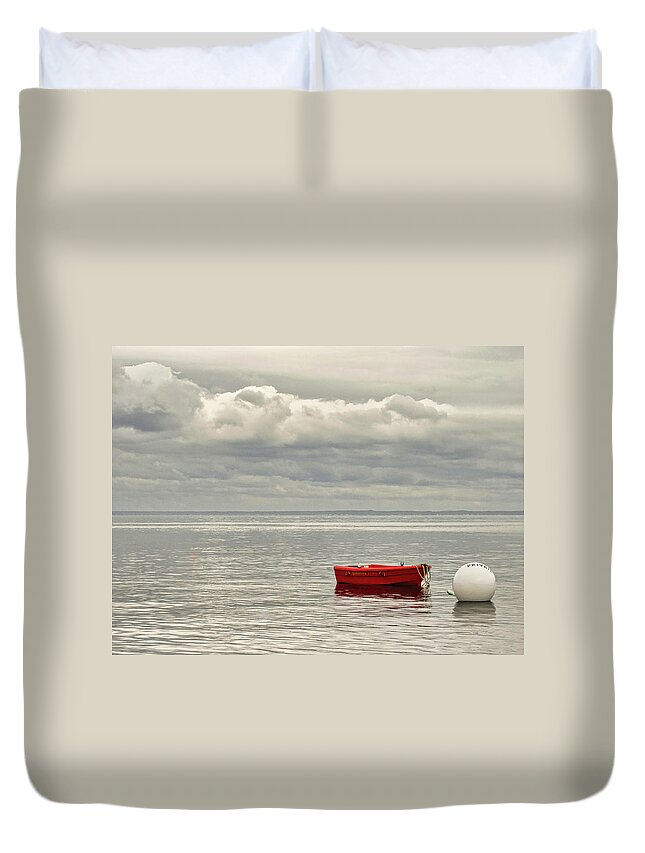 Isles Of Shoals Duvet Cover featuring the photograph Isles Of Shoals Red Dinghy by Deb Bryce