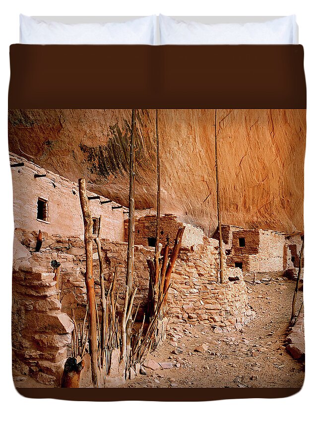 Navajo National Monument Duvet Cover featuring the photograph Keet Seel by Dan Norris