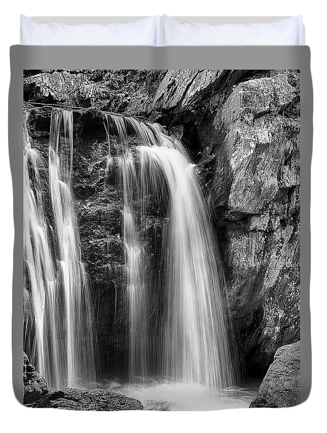 Cascading Duvet Cover featuring the photograph Kilgore Falls I by Charles Floyd