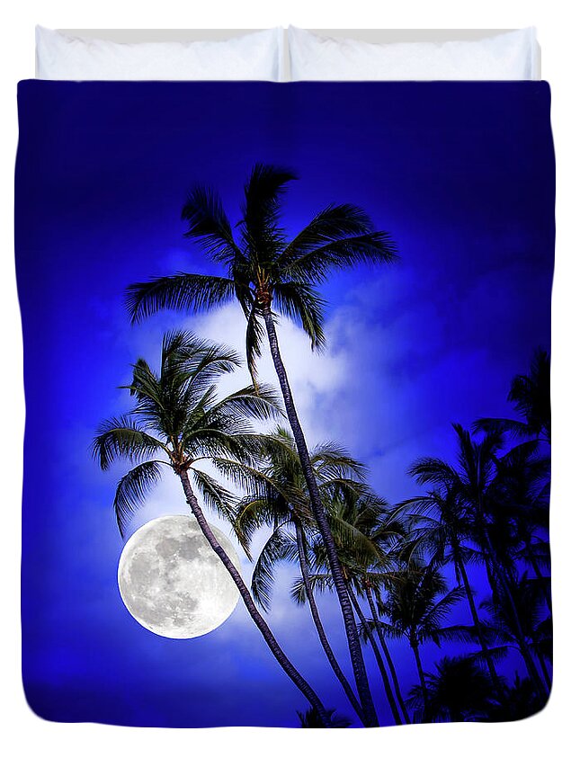 David Lawson Photography Duvet Cover featuring the photograph Kona Moon Rising by David Lawson