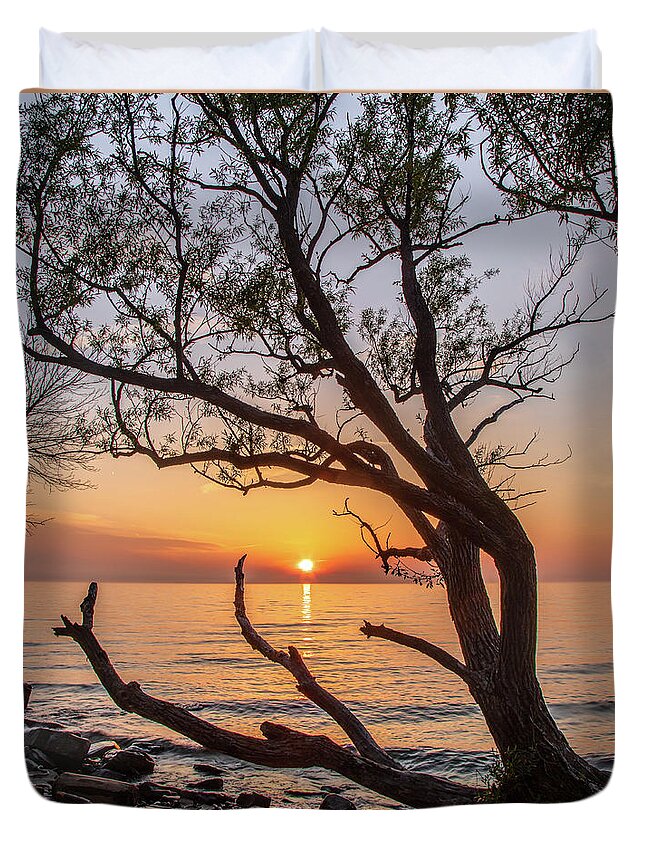 Lake Ontario Sunset Duvet Cover featuring the photograph Lake Ontario Sunset by Rod Best