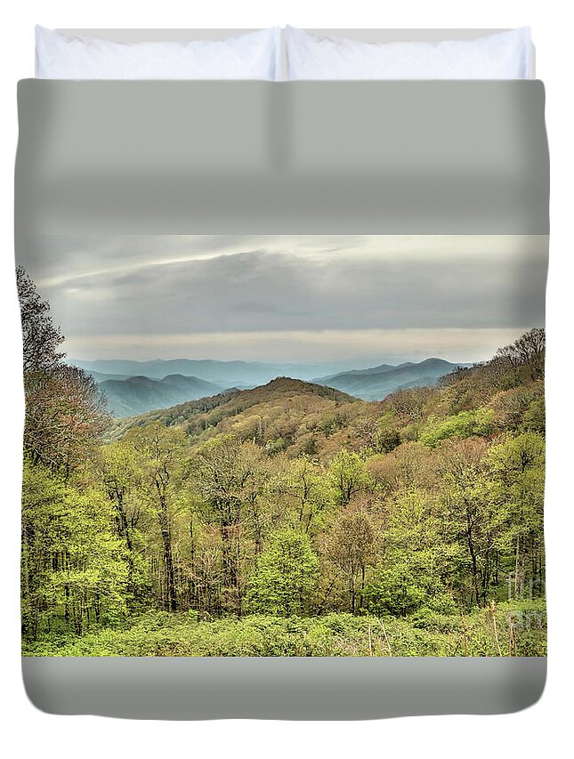 Smoky Mountains National Park Duvet Cover featuring the photograph Landscape_Mountain Vista_Smokey Mountains_National Park_IMGL9284 by Randy Matthews
