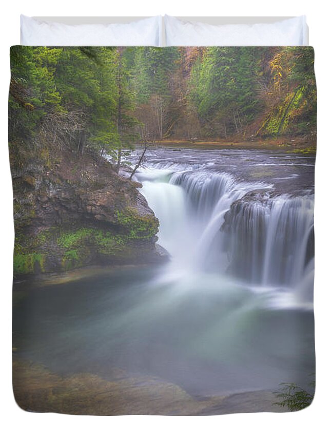 Lewis River Falls Duvet Cover featuring the photograph Lewis River Rainfall by Darren White