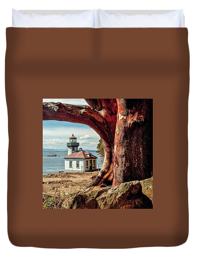 Lighthouse Duvet Cover featuring the photograph Lime Kiln Lighthouse by Tony Locke